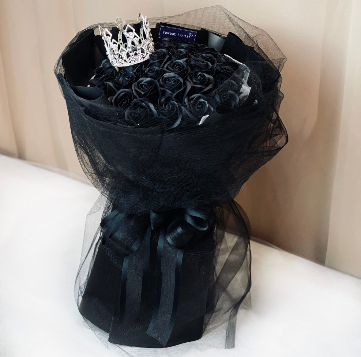 Crown - Silver & White Pearl