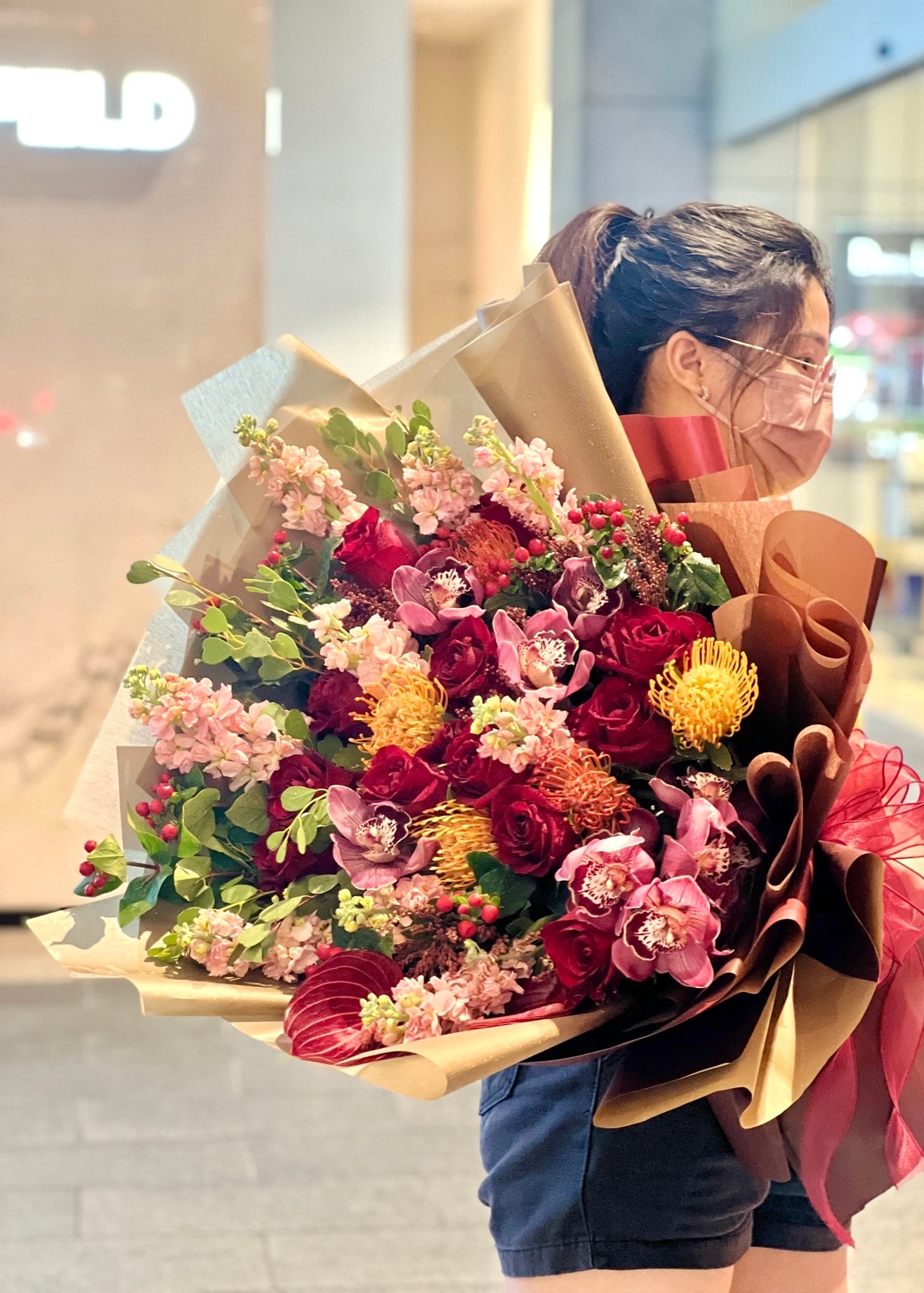 Pack it Red | Flower Bouquet