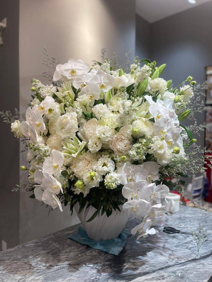 Forget Me Not – Luxury Giant Vase Arrangement