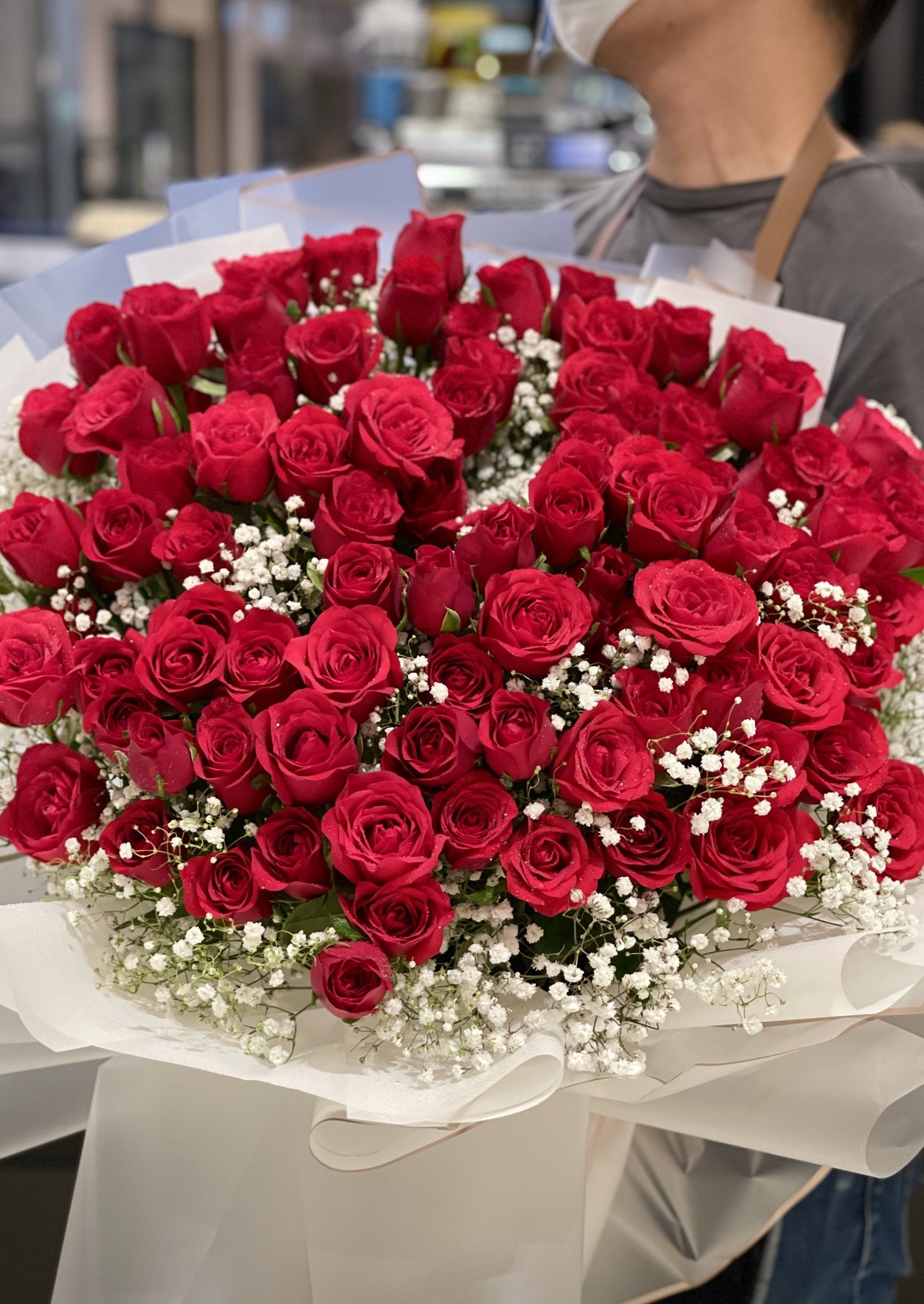 100 Stems Roses Romance Red Roses 100 Stalks | Flowers Bouquet – FlorismDeArt | Luxury ...