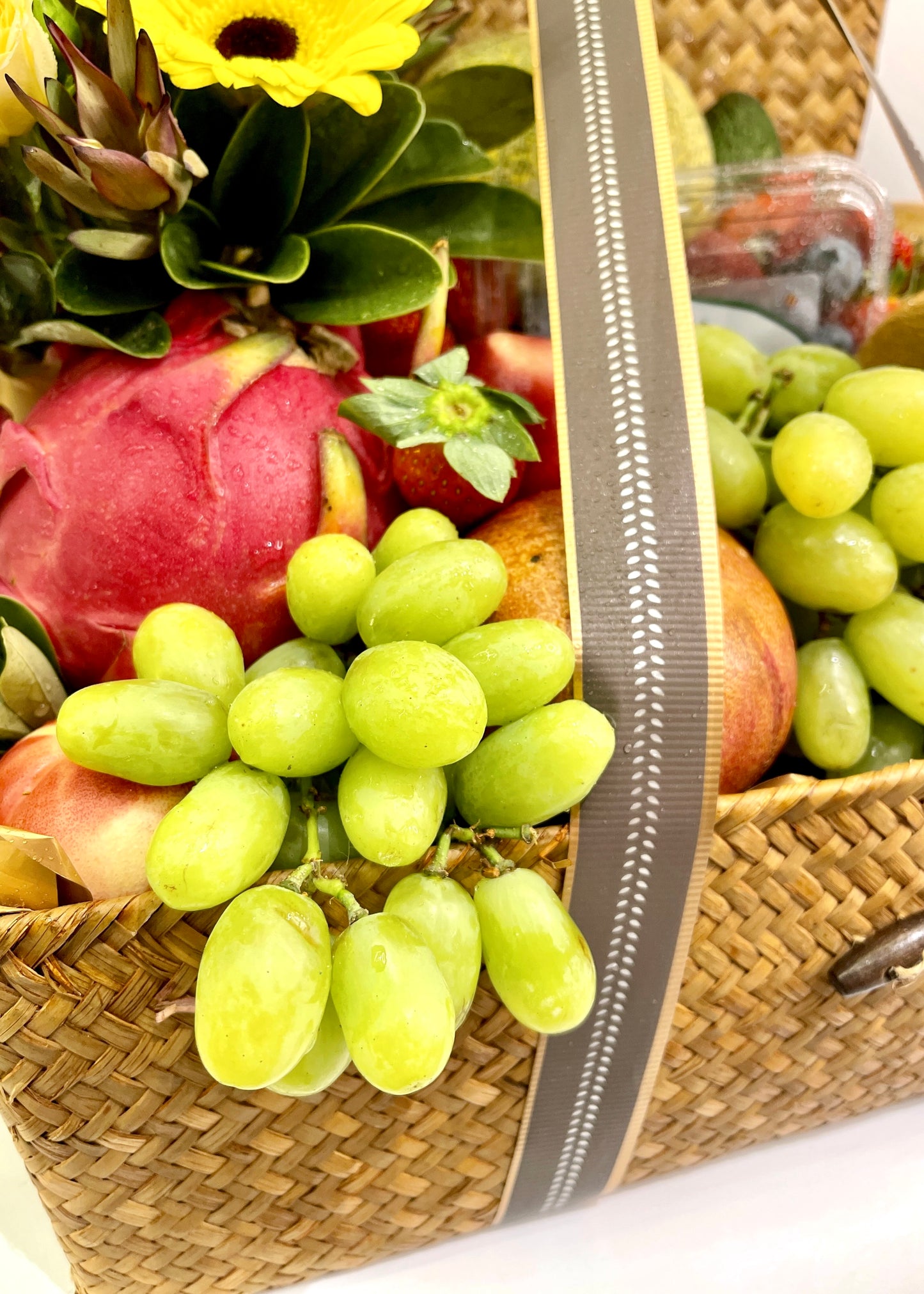 Natural Delicious Fruits | Fruit Basket