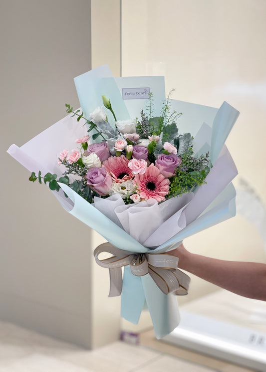 Tiffany's Delight | Hand Bouquet